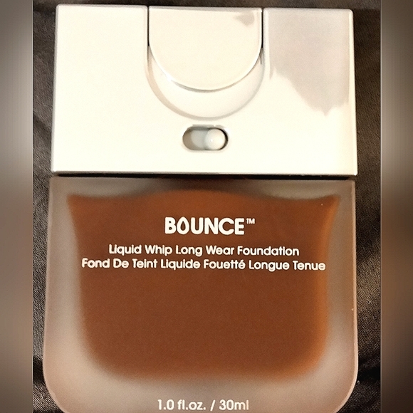 Bounce Beauty Blender Liquid Whip Long Wear Foundation (30ml) Shade 4.50 - Picture 5 of 7